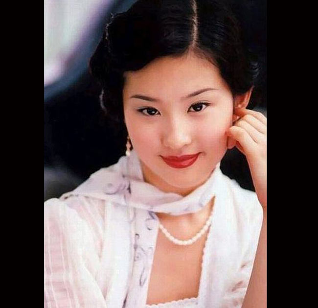 Với vai diễn Bạch Tú Châu của Lưu Diệc Phi cô đã thể hiện được một cách hoàn toàn xuất sắc, tròn vai và toàn bích
